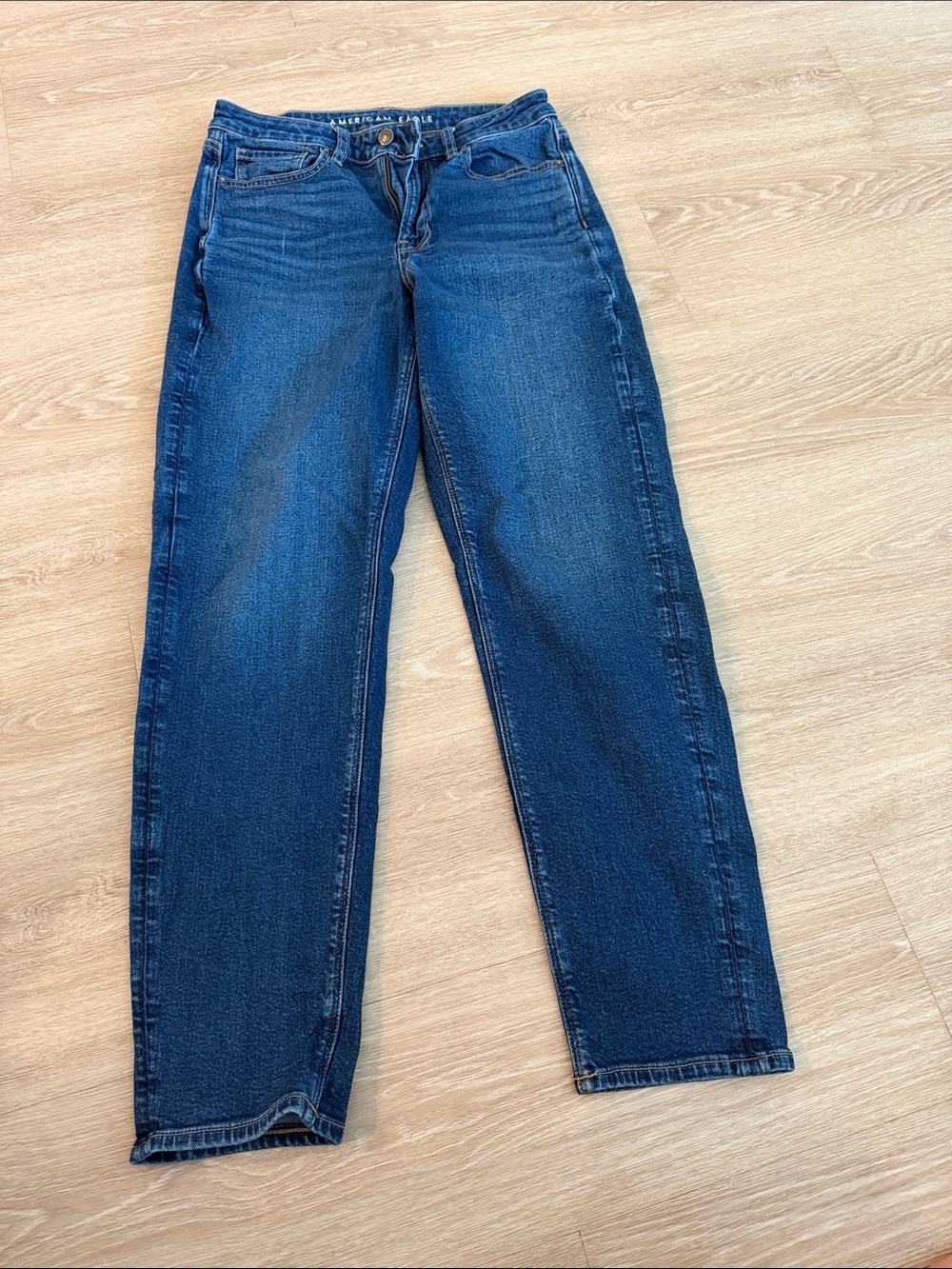 American Eagle Outfitters Women’s Medium Blue mom Jeans